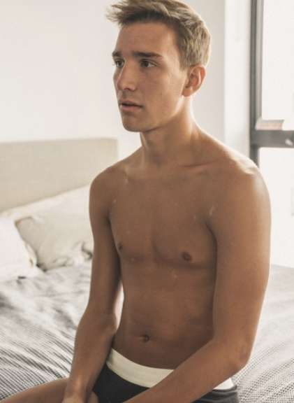 Schwuler Masseur Cinyras Berlin